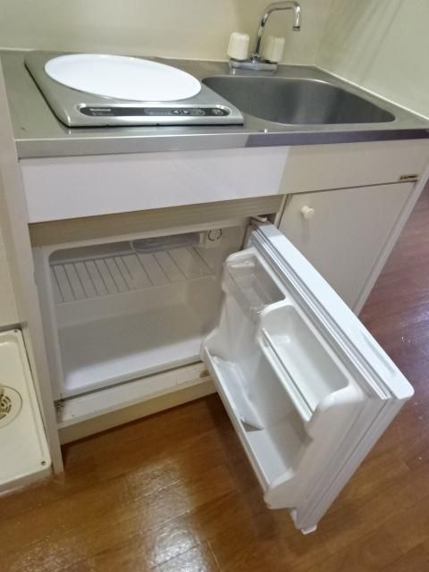 【キッチン】　ミニ冷蔵庫は設備です。