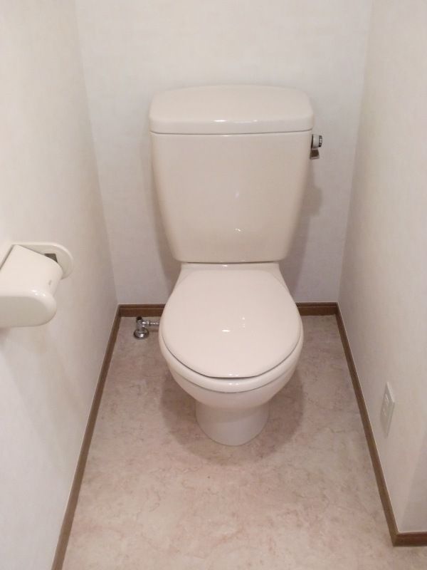 【トイレ】　清潔感あふれるトイレ